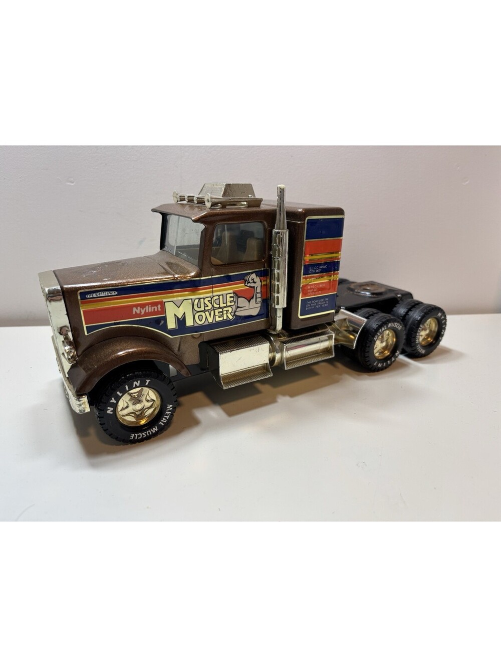 VINTAGE NYLINT MUSCLE MOVER PRESSED STEEL FREIGHTLINER SEMI TRUCK NO TRAILER